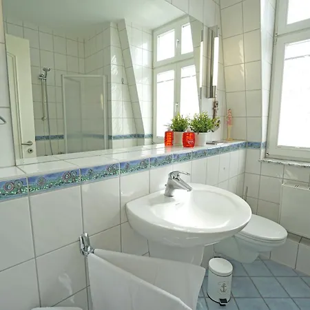 To Hus _ Strandnah * הרינגסדורף