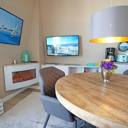 To Hus _ Strandnah הרינגסדורף