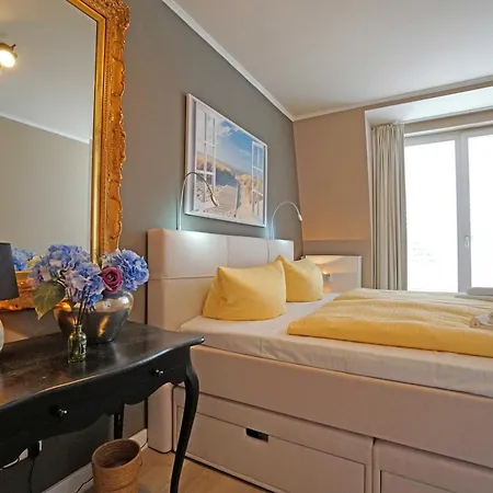 To Hus _ Strandnah * הרינגסדורף